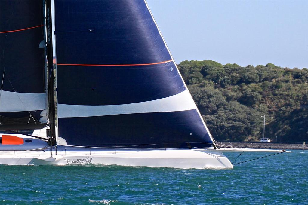 Minimal bow wave - CQS supermaxi Waitemata Harbour, Auckland - November 23, 2016 © Richard Gladwell www.photosport.co.nz